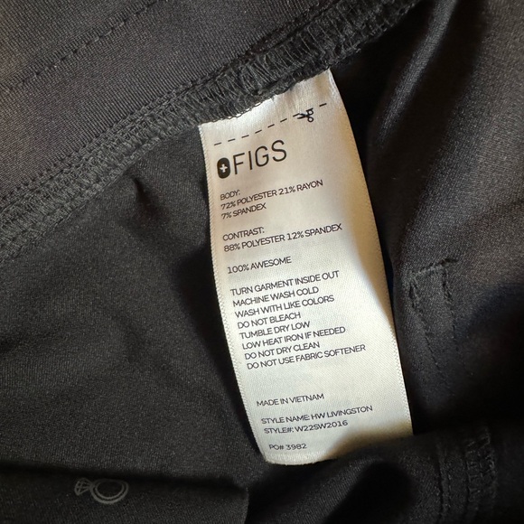 Rafaela Oversized Scrub Top & Livingston High-Waisted Basic Scrub Pants. Size S - Picture 2 of 3